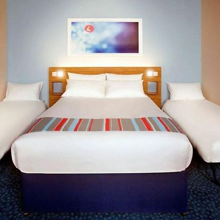 Travelodge Ледърхед Екстериор снимка