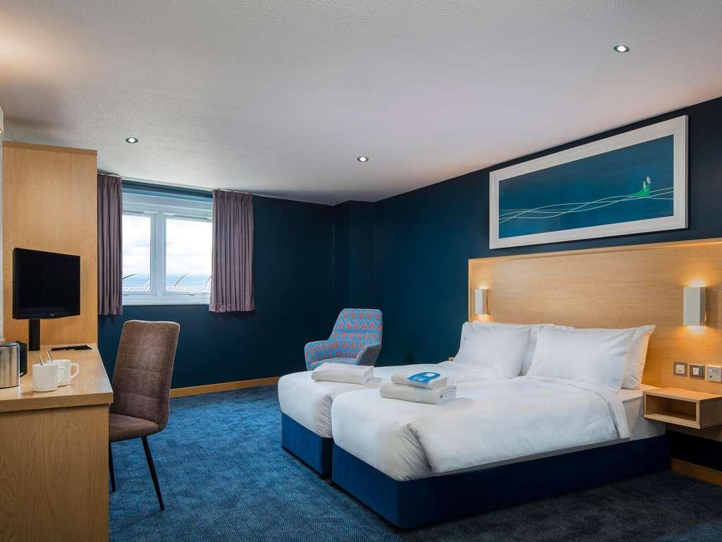 Travelodge Ледърхед Стая снимка
