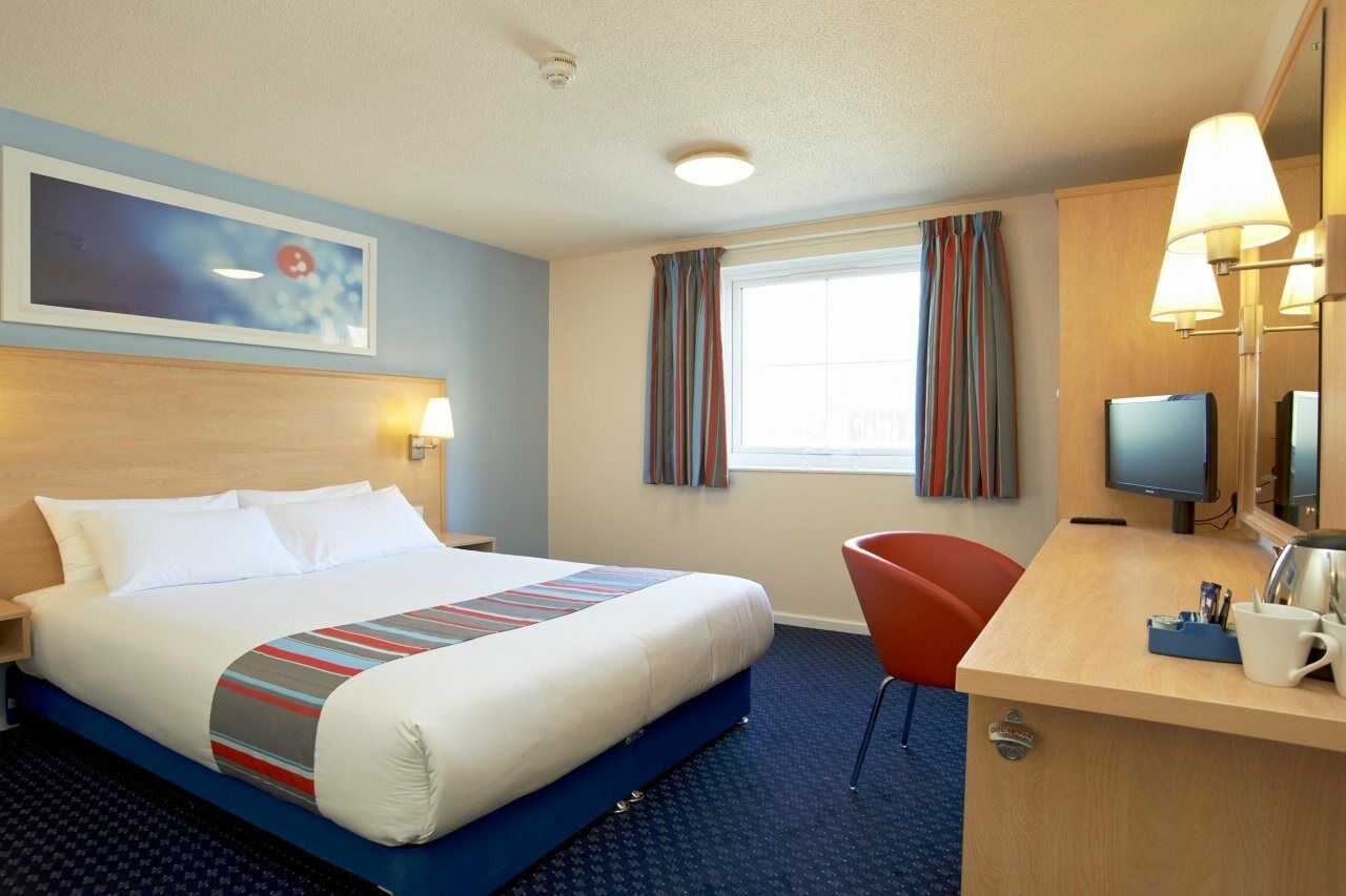 Travelodge Ледърхед Екстериор снимка