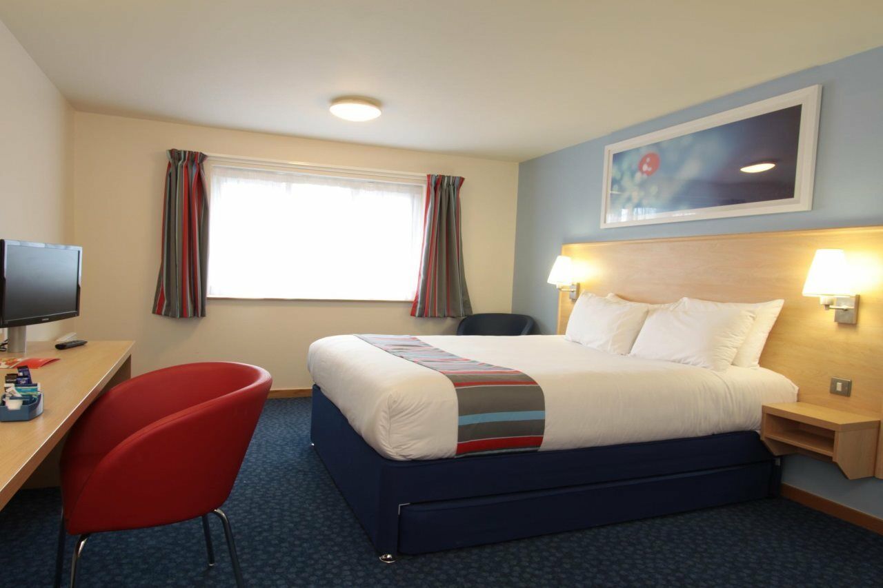Travelodge Ледърхед Екстериор снимка