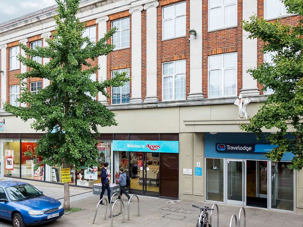 Travelodge Ледърхед Екстериор снимка