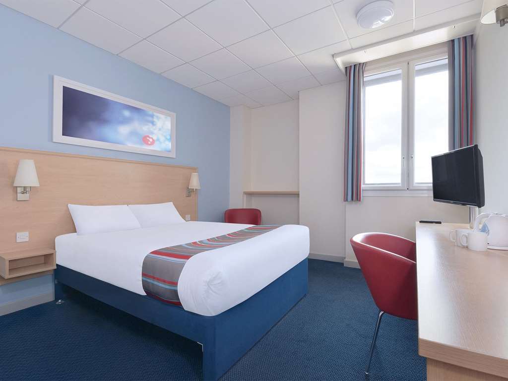Travelodge Ледърхед Стая снимка
