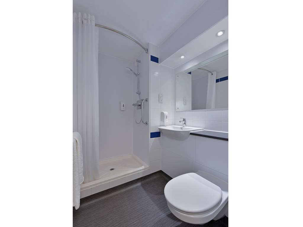 Travelodge Ледърхед Стая снимка